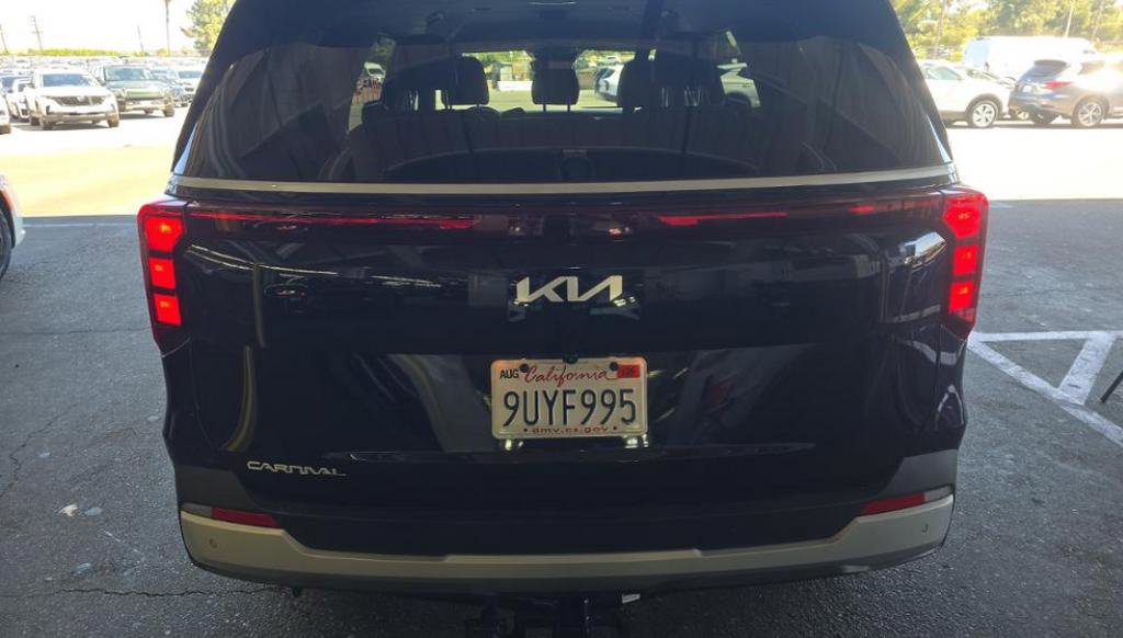 2025 Kia Carnival EX