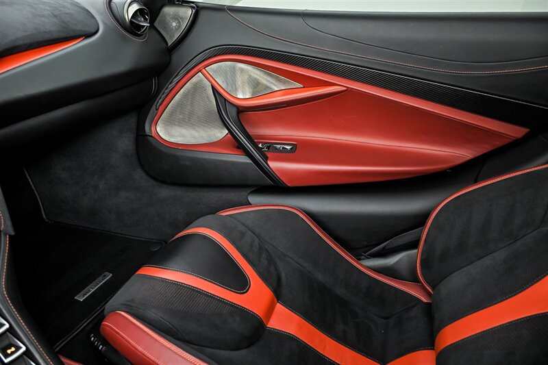 Used 2018 McLaren 720S photo 33