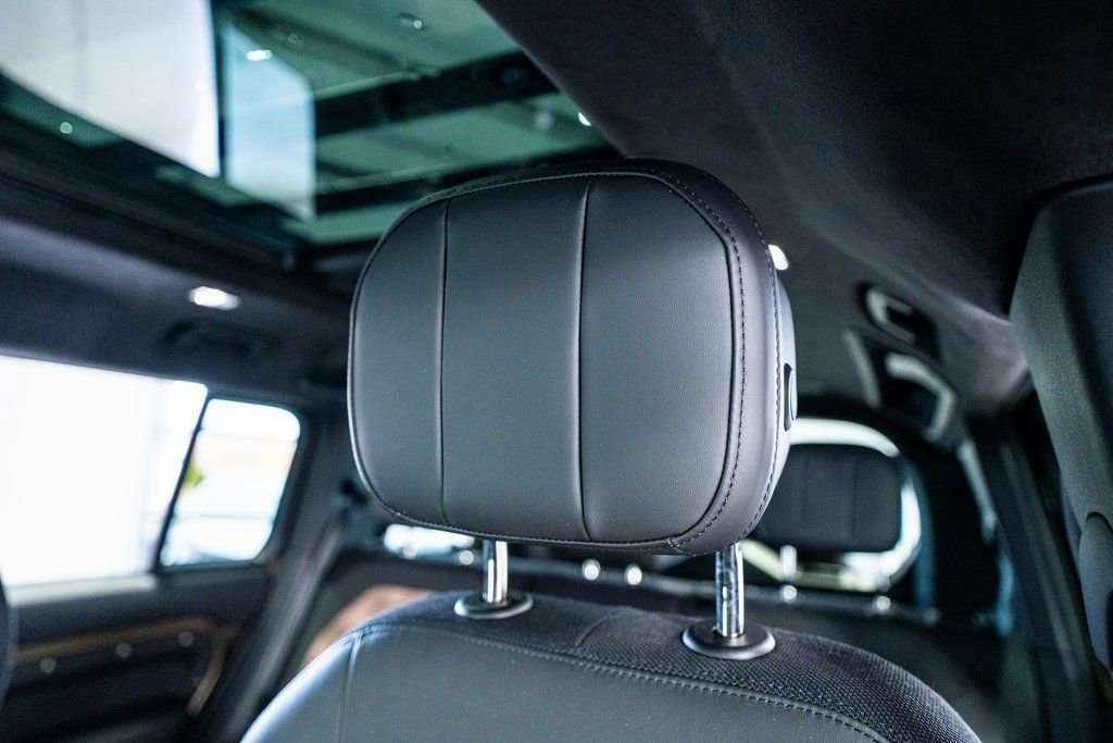 2025 Land Rover Defender 110 X