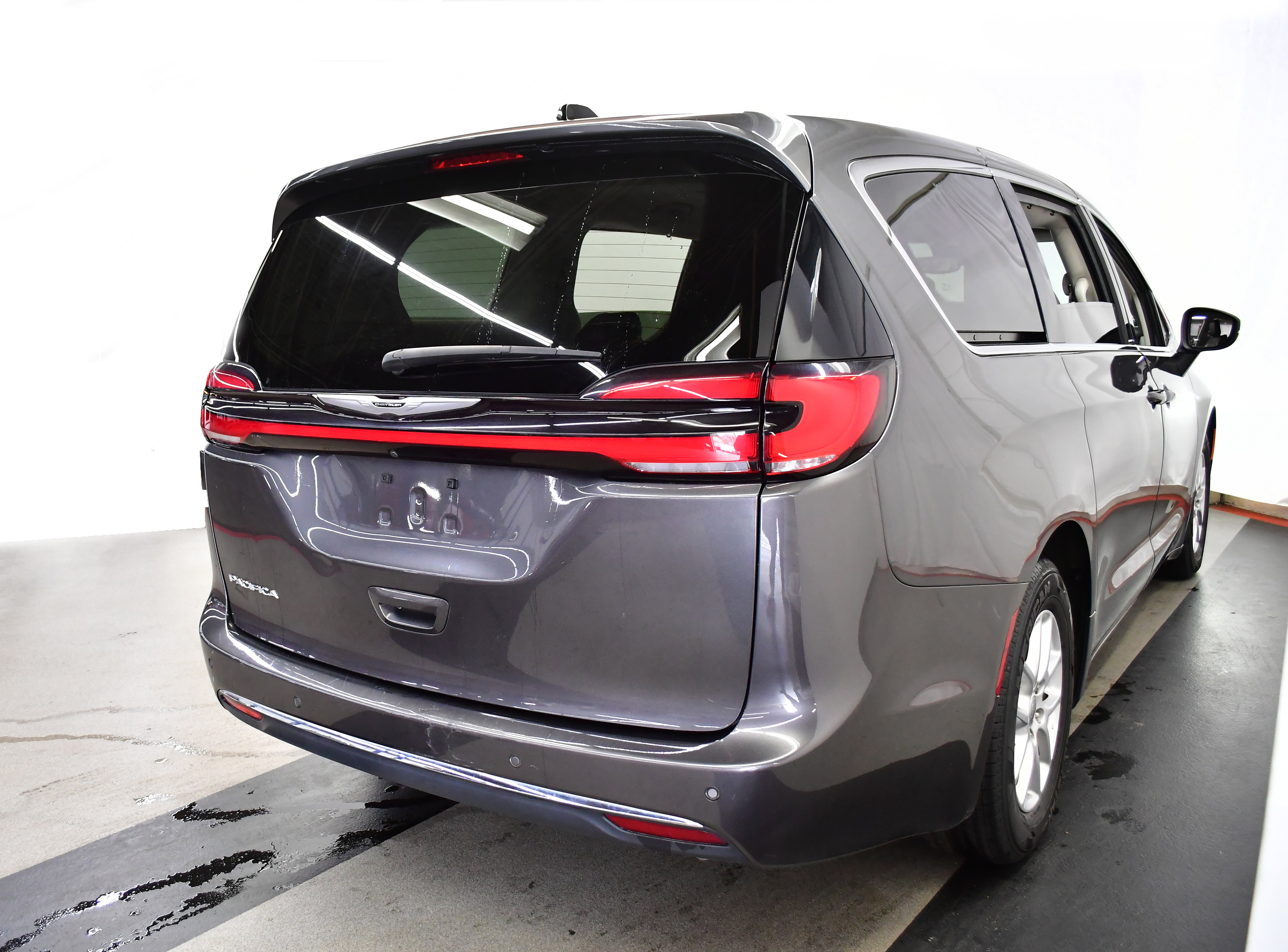 2023 Chrysler Pacifica Touring-L