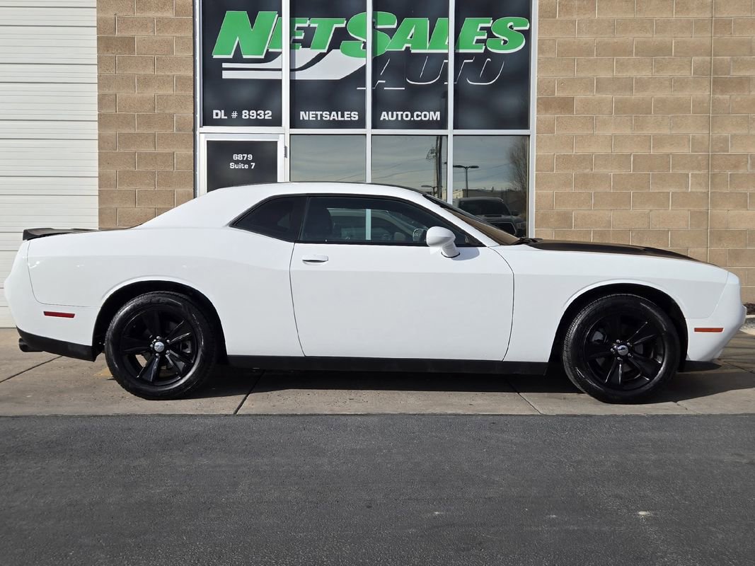 2022 Dodge Challenger SXT