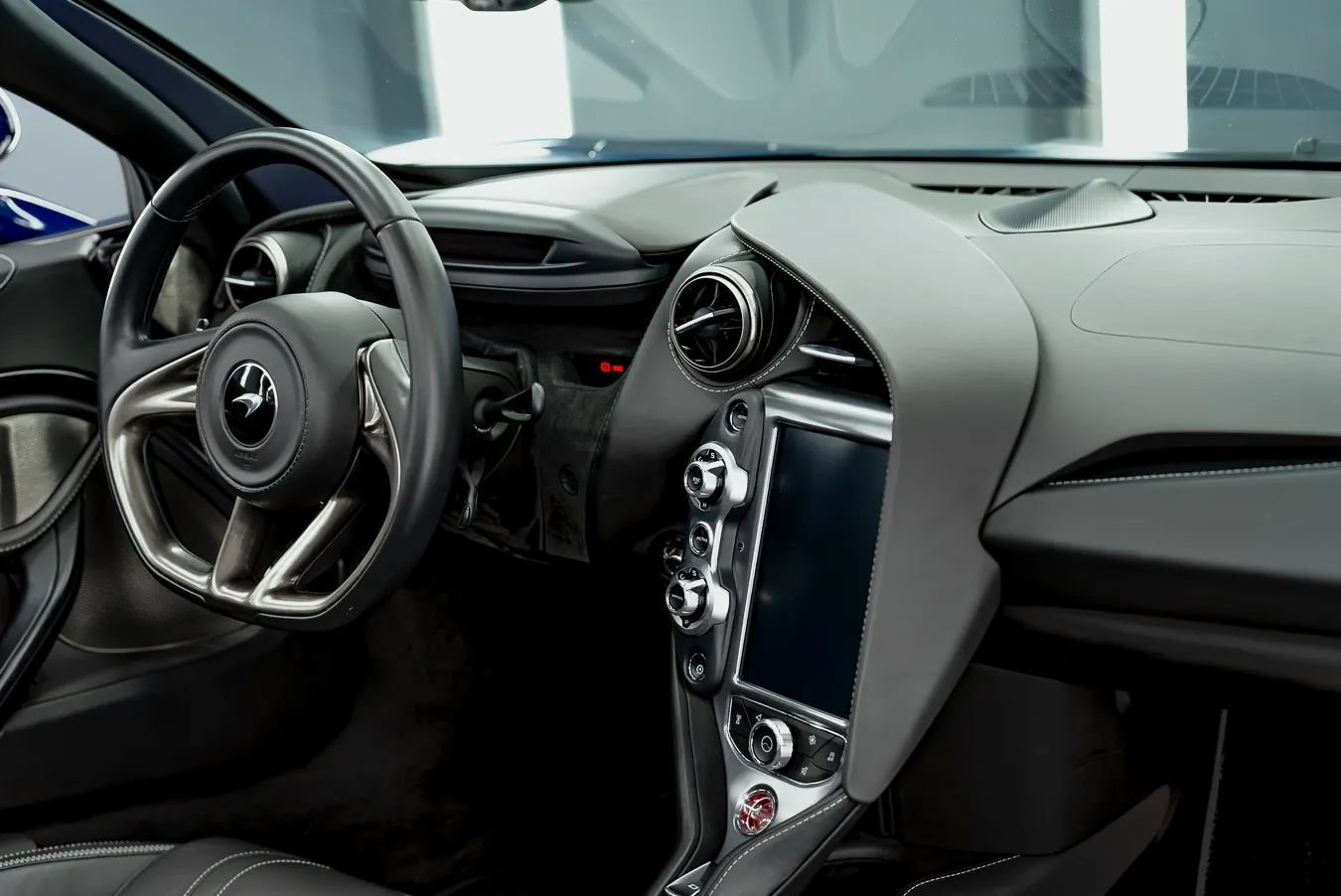 Used 2020 McLaren 720S Spider photo 39