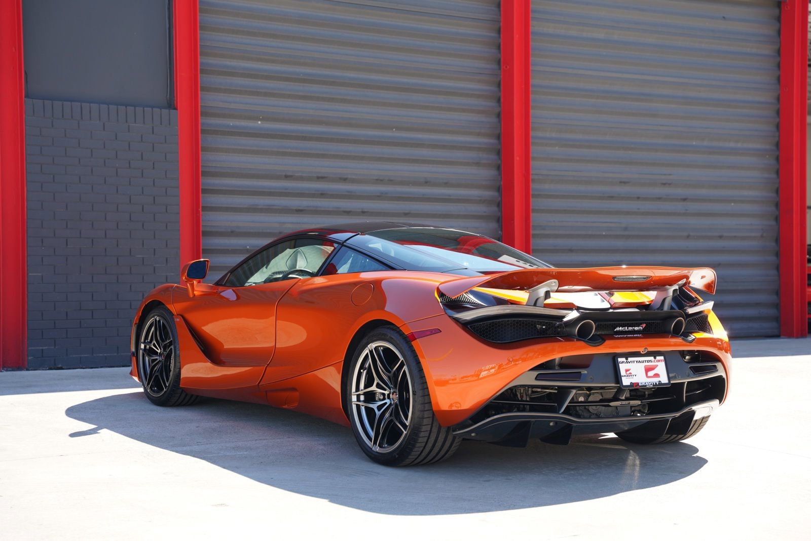 Used 2018 McLaren 720S Luxury photo 9
