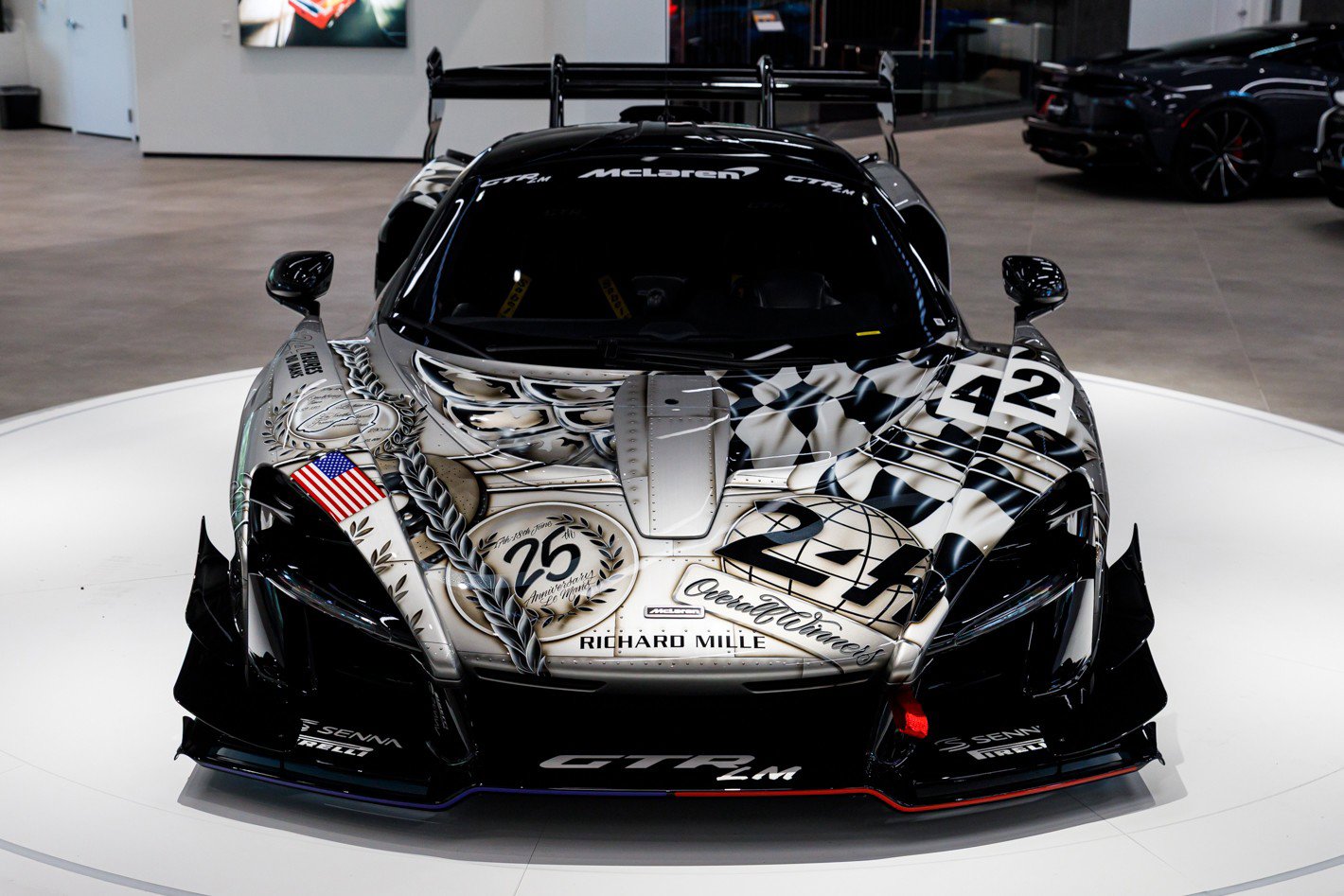 Used 2020 McLaren Senna photo 43