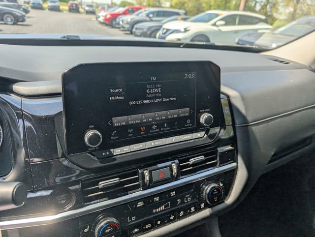 2025 Nissan Pathfinder SV