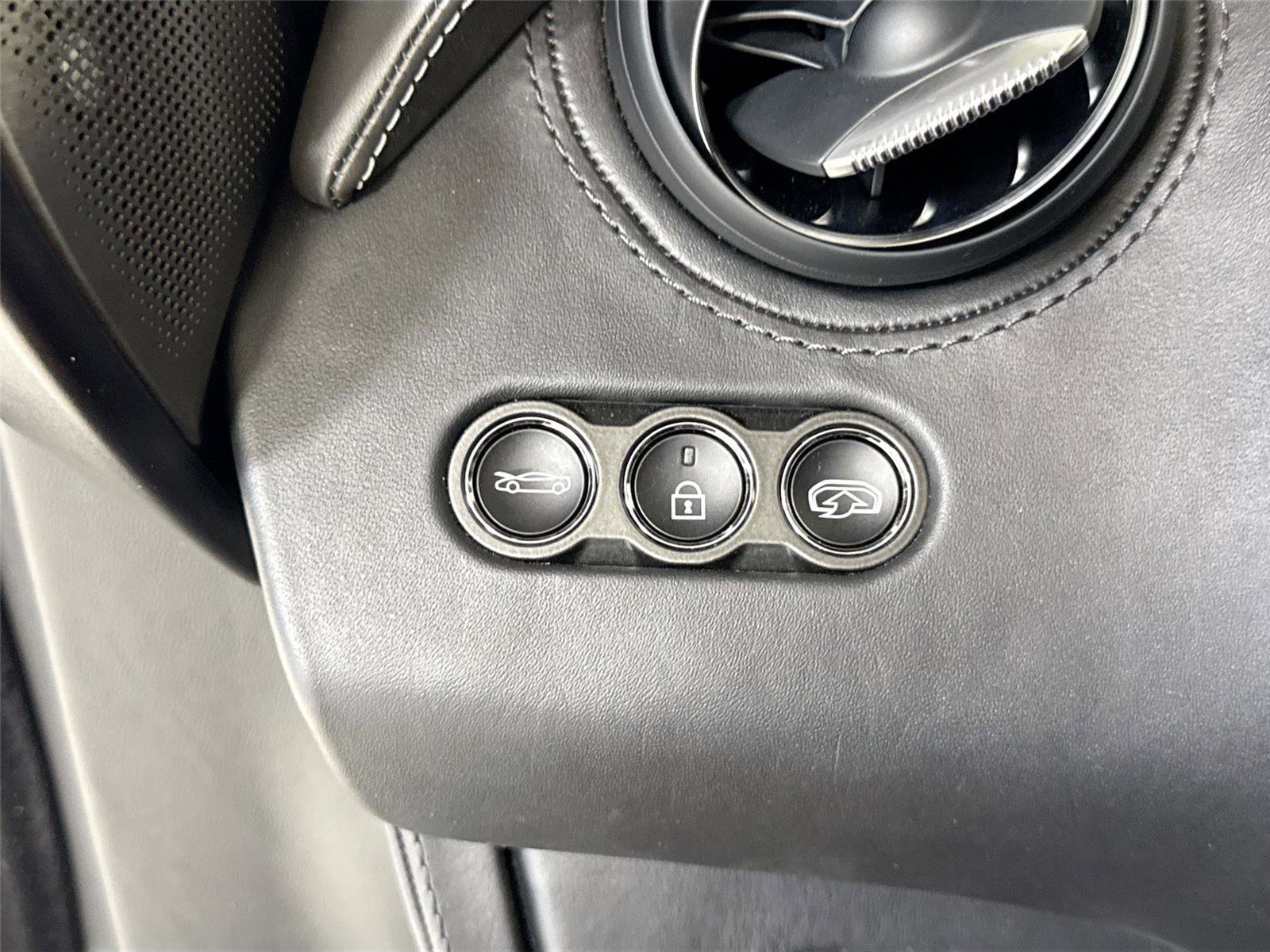 Used 2018 McLaren 720S photo 22