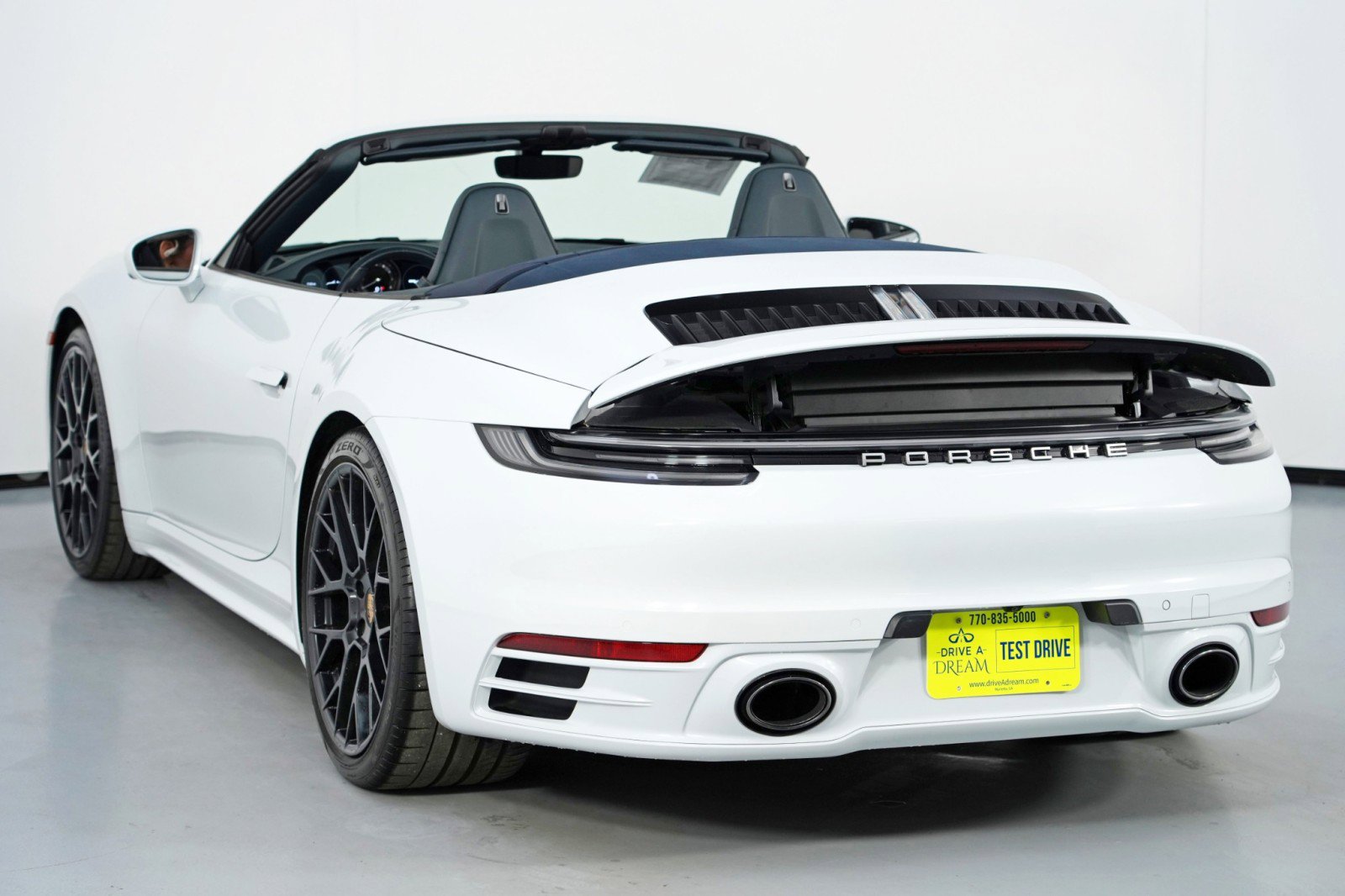 2022 Porsche 911 Carrera