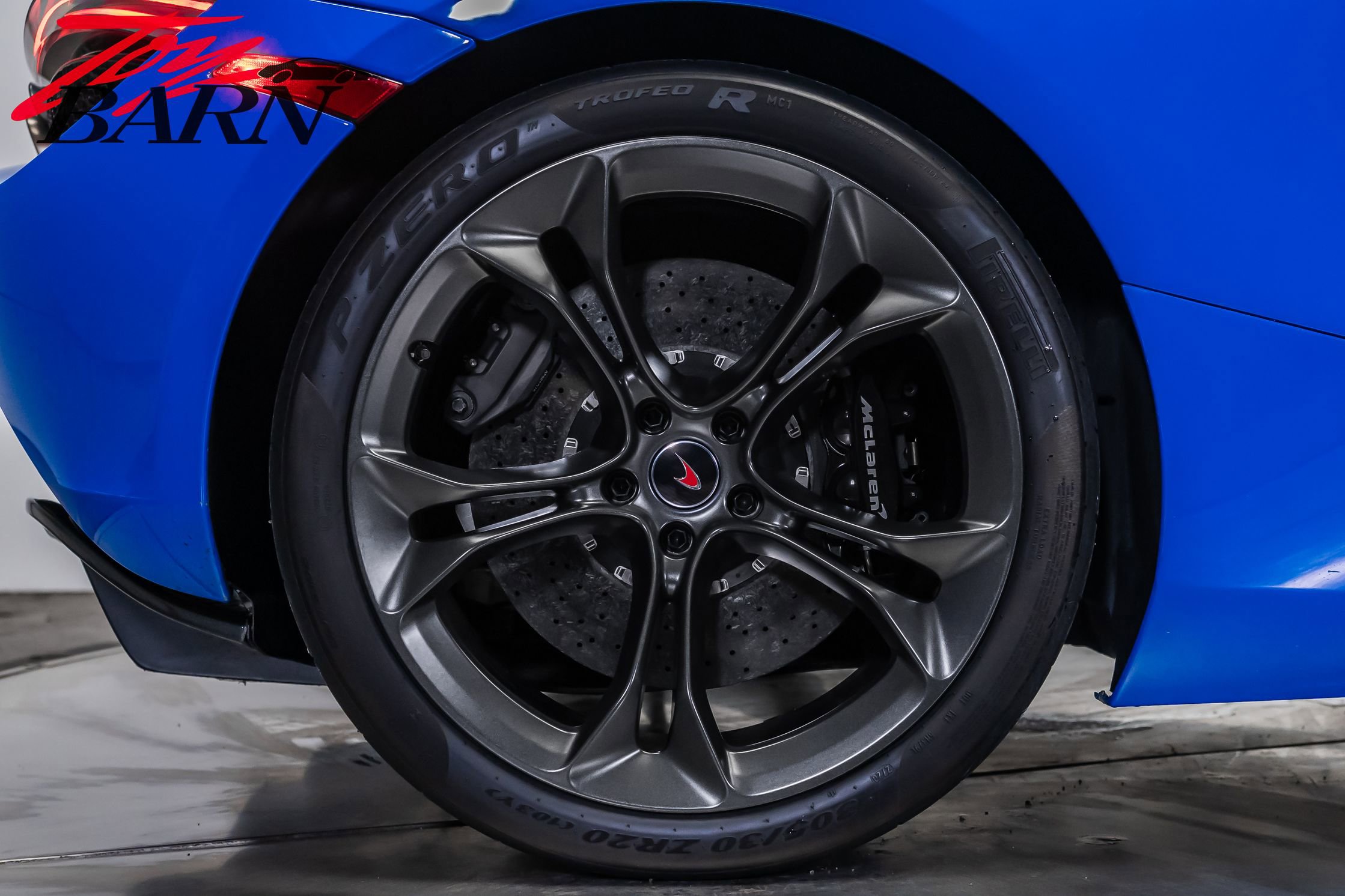 Used 2018 McLaren 720S Performance photo 16