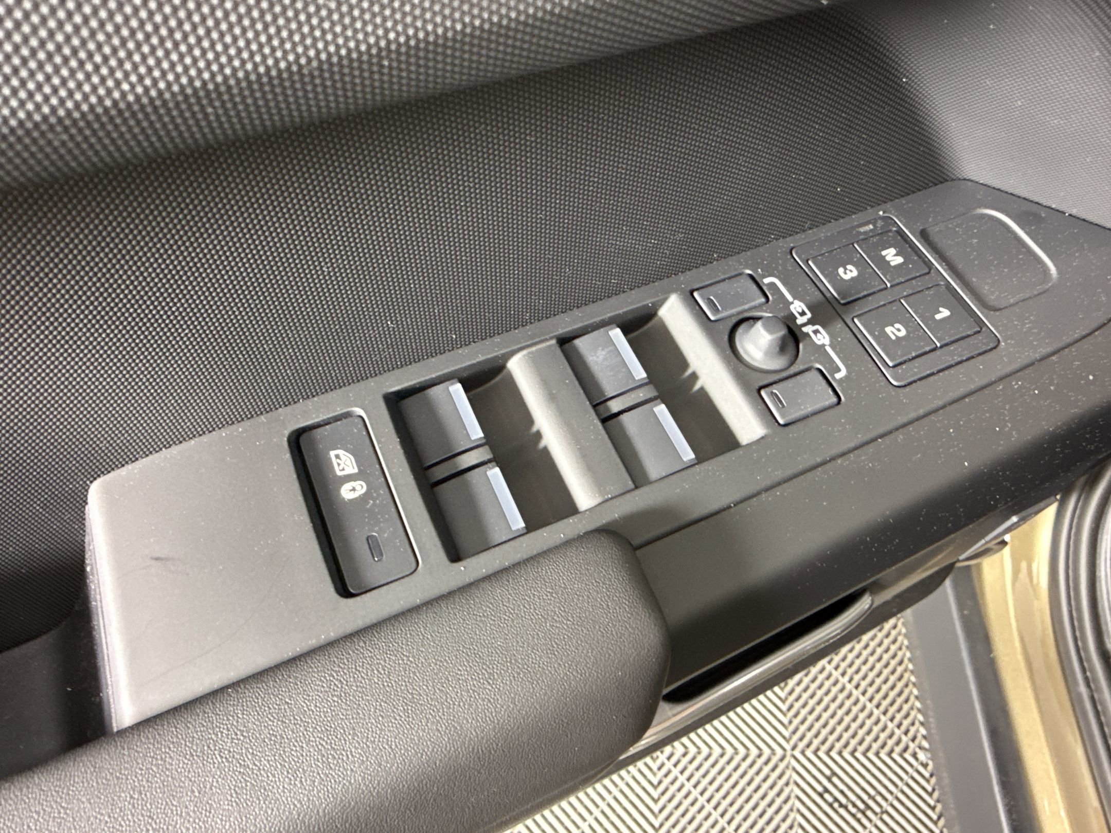 2026 Land Rover Defender 130 S