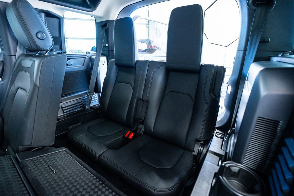 2023 Land Rover Defender 110 X-Dynamic SE