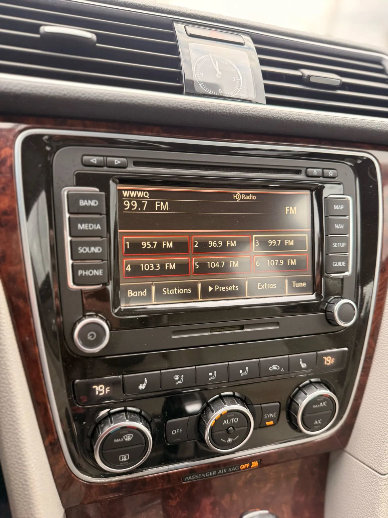 2013 Volkswagen Passat 2.5 SEL Premium