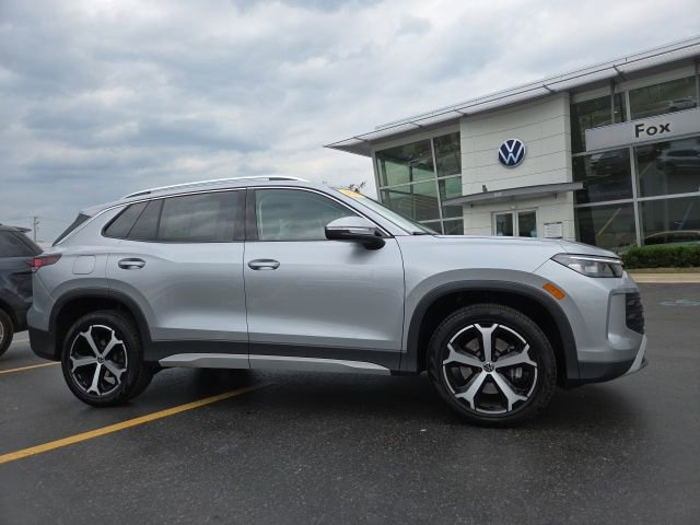 Used 2025 Volkswagen Tiguan SE