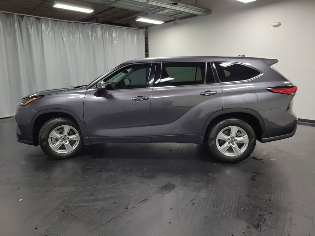 2021 Toyota Highlander LE