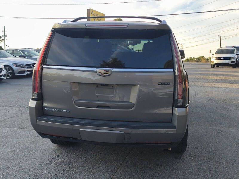 2018 Cadillac Escalade Luxury