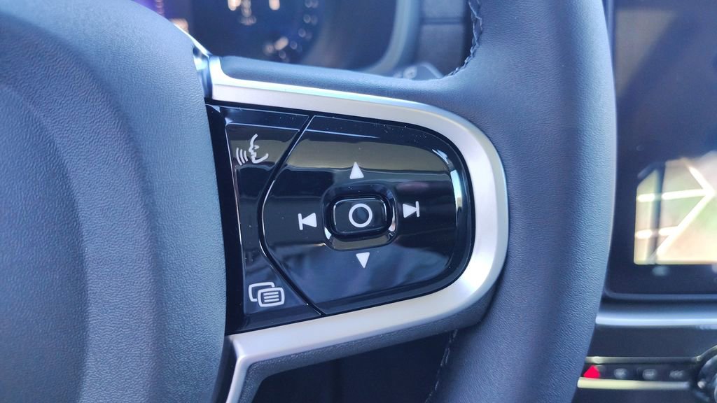 2026 Volvo Xc90 B6 Plus