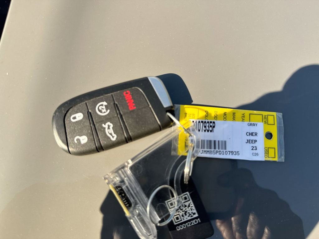 2023 Jeep Cherokee Altitude Lux