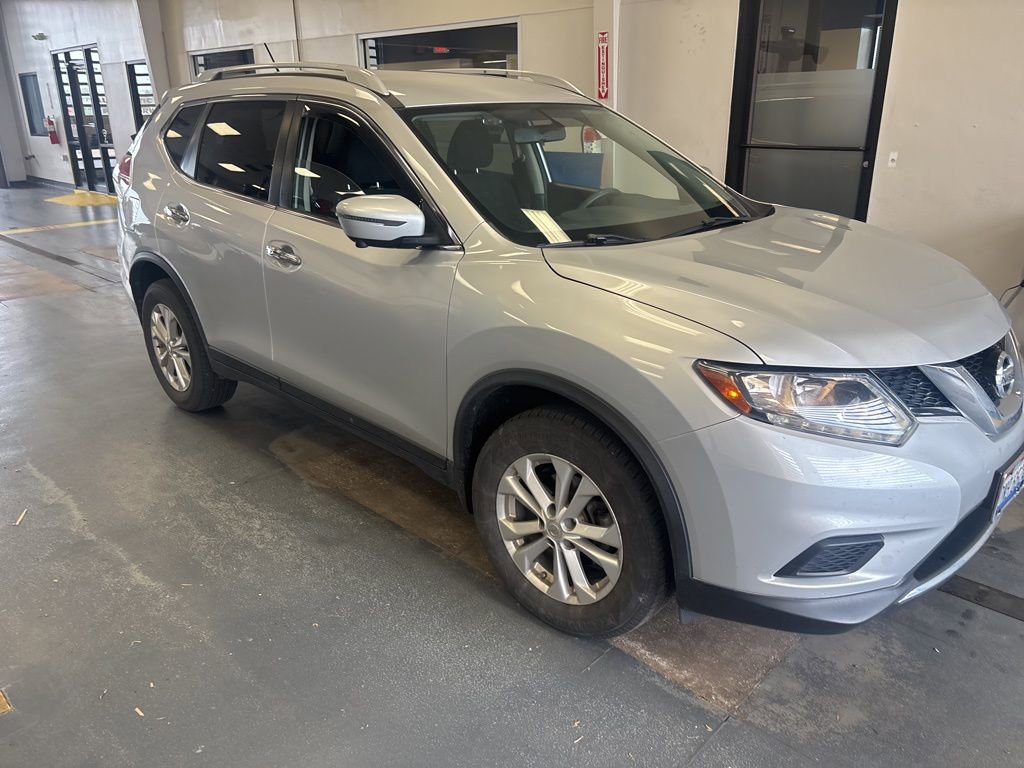 Used 2016 Nissan Rogue SV w/ SV Premium Package