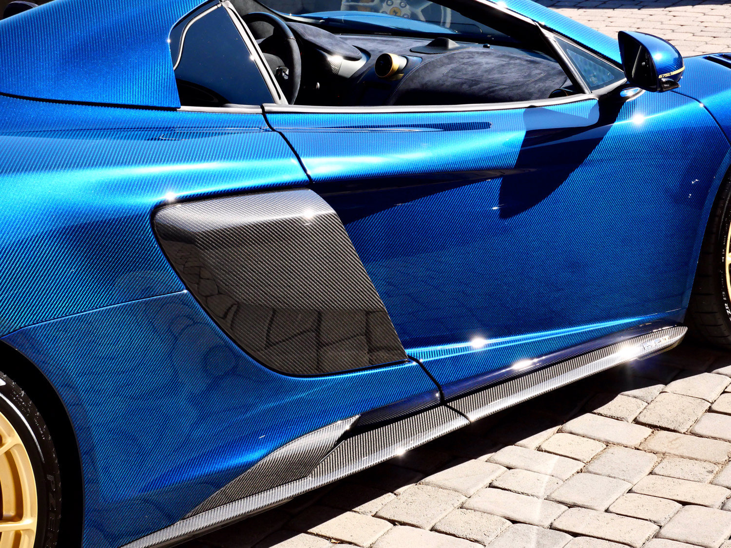 Used 2016 McLaren 675LT Spider photo 20