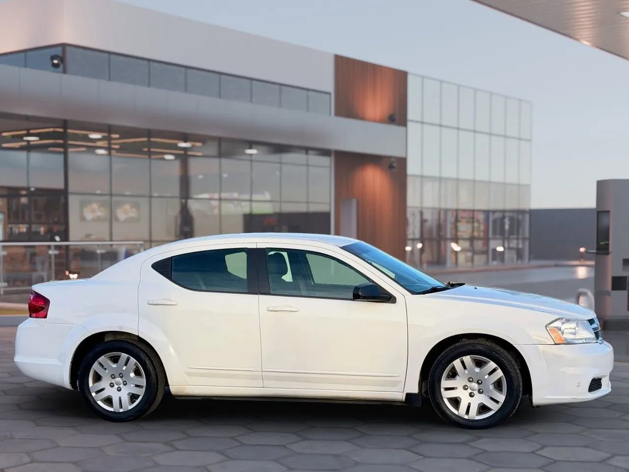 2012 Dodge Avenger SE