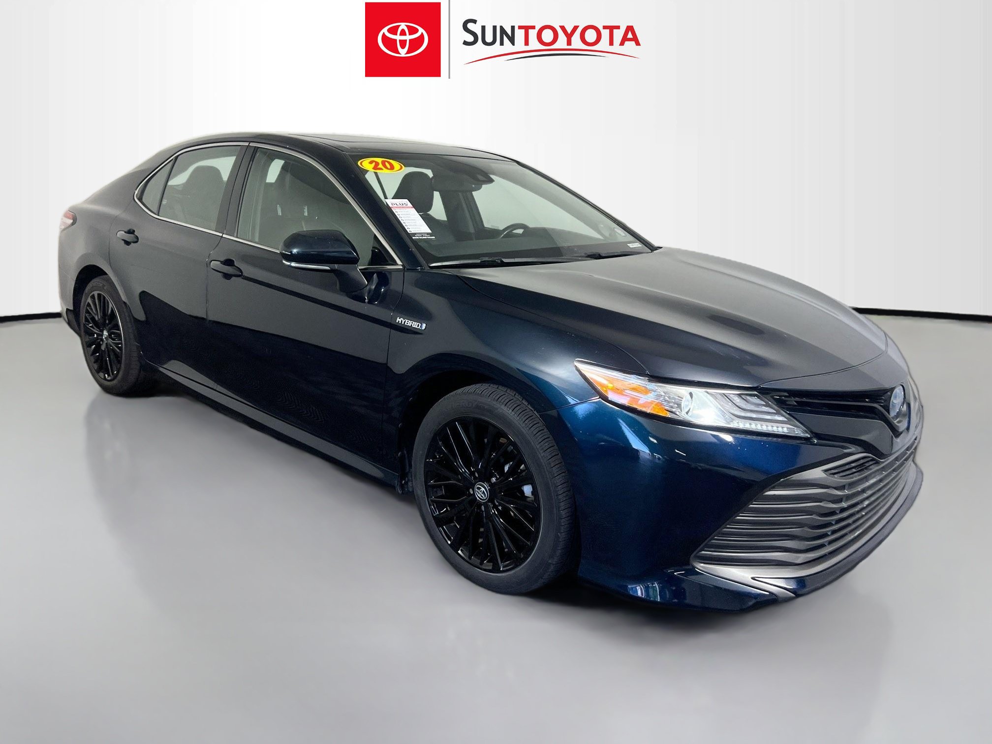 Used 2020 Toyota Camry XLE w/ Sunroof Package