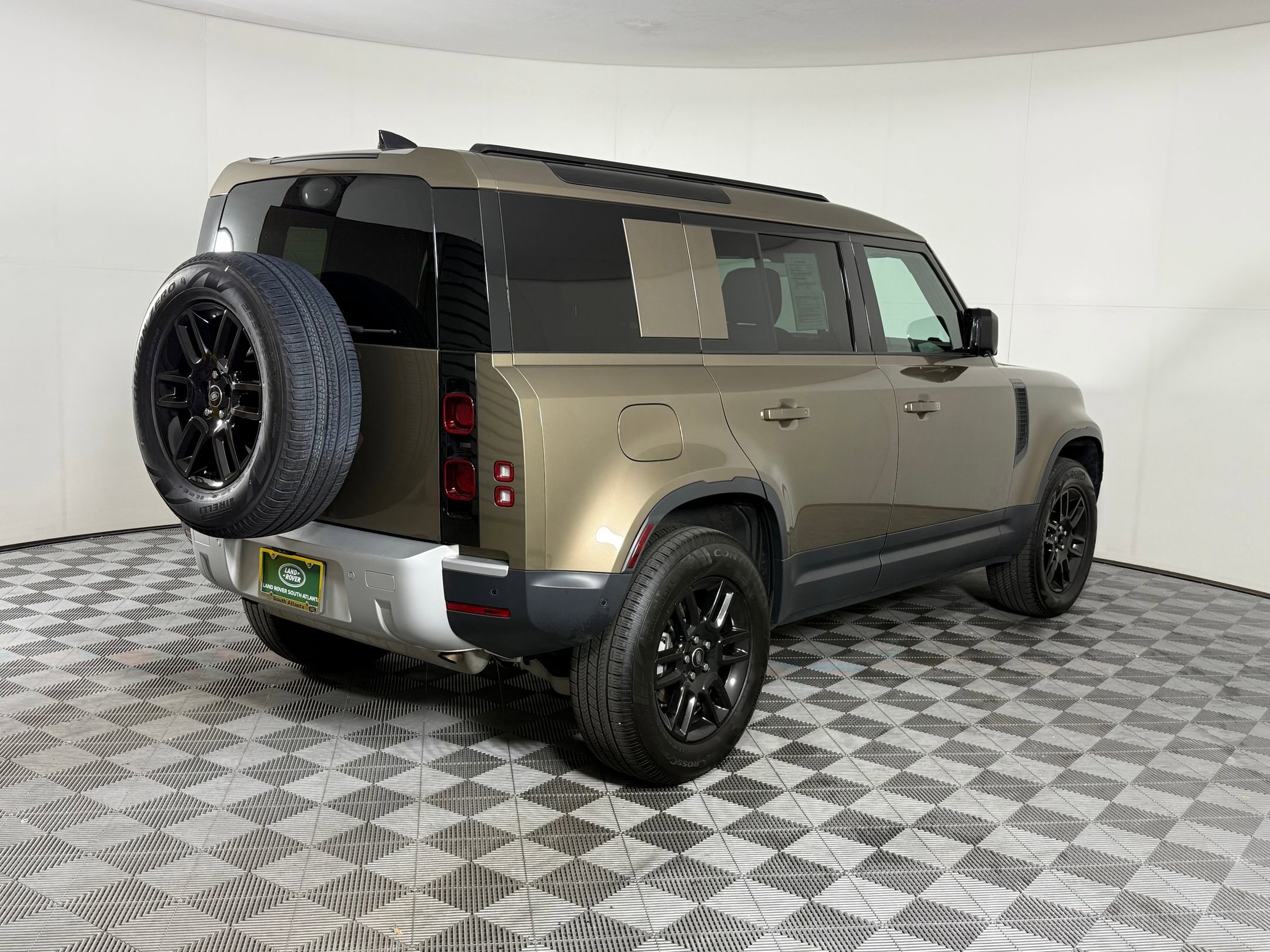 2025 Land Rover Defender 110 S