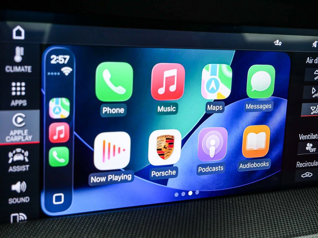 2020 Porsche 911 Carrera