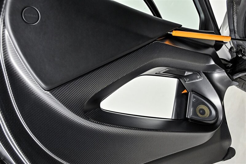 Used 2019 McLaren Senna photo 24