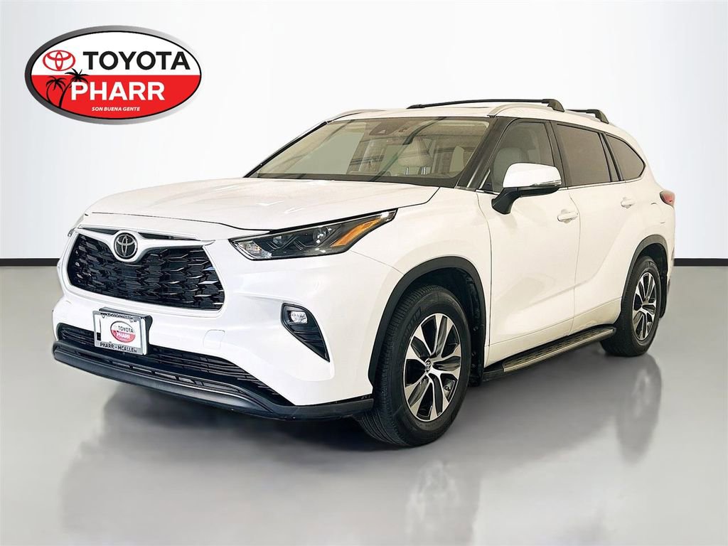 Used 2023 Toyota Highlander XLE