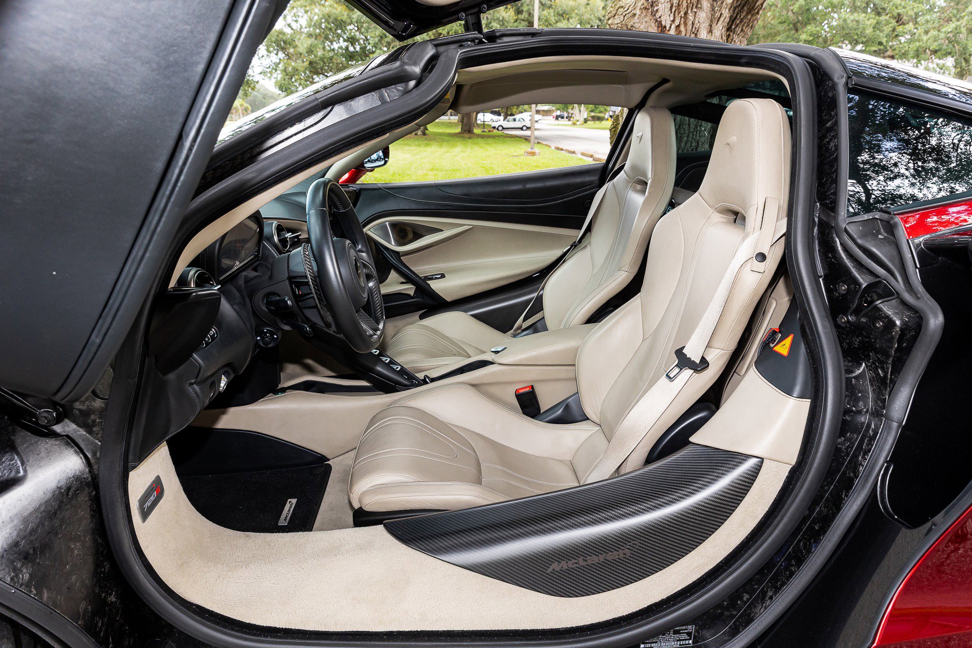 Used 2018 McLaren 720S Luxury photo 40