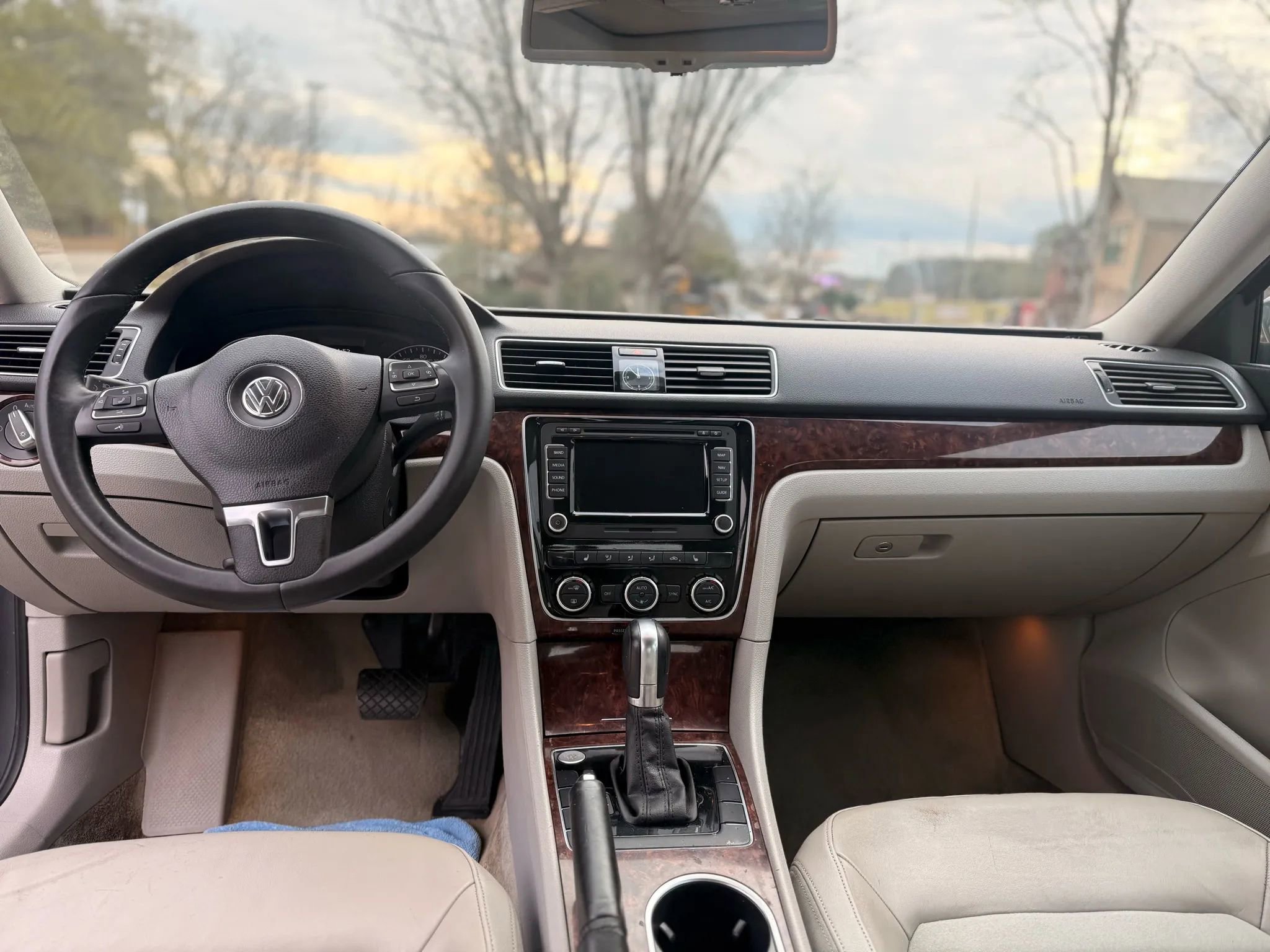 2013 Volkswagen Passat 2.5 SEL Premium