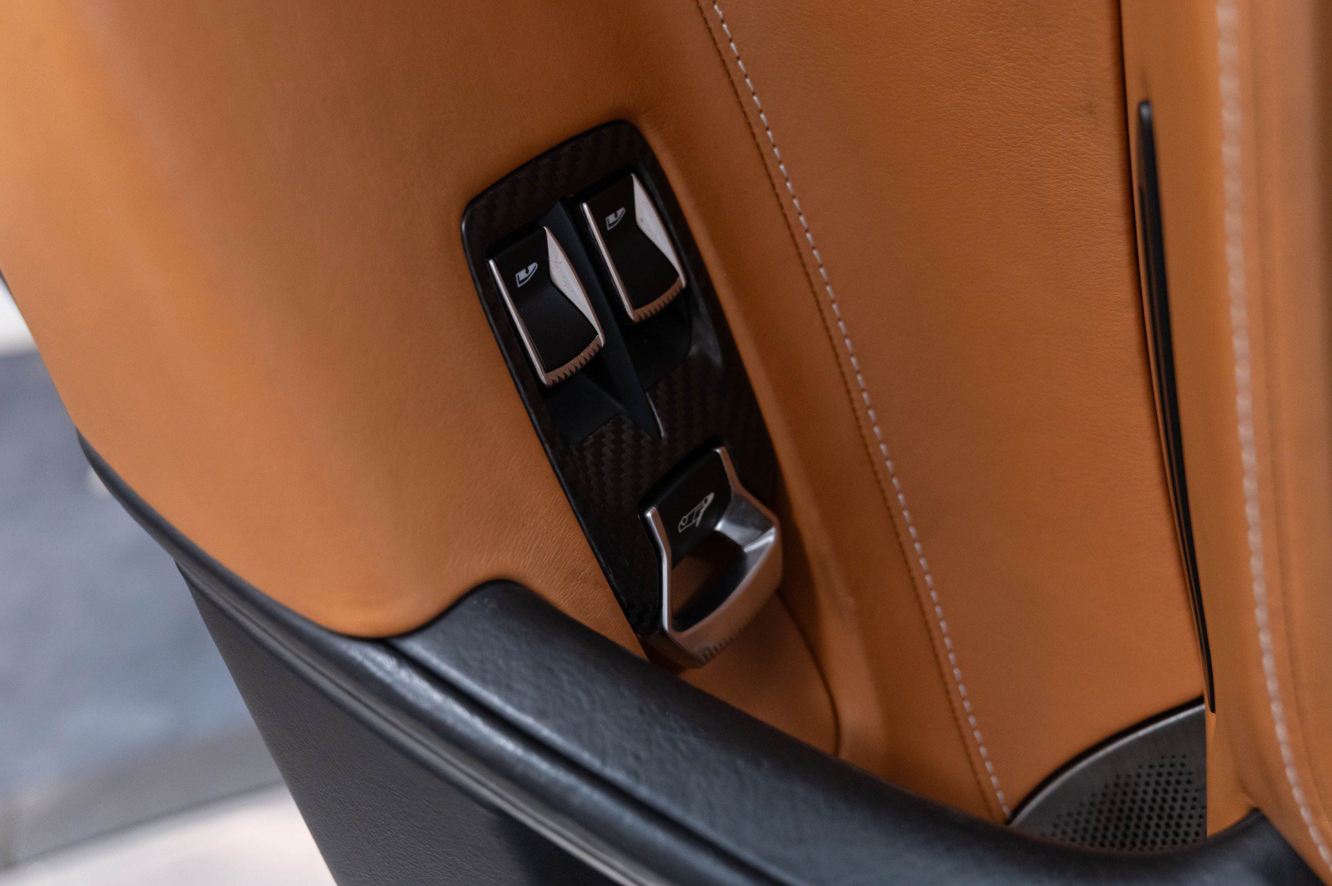 Used 2020 McLaren 720S Luxury photo 8