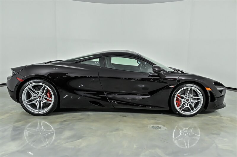 Used 2018 McLaren 720S photo 13