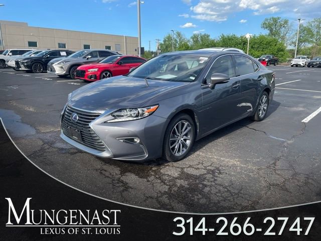 Used 2017 Lexus ES 300h w/ Luxury Package