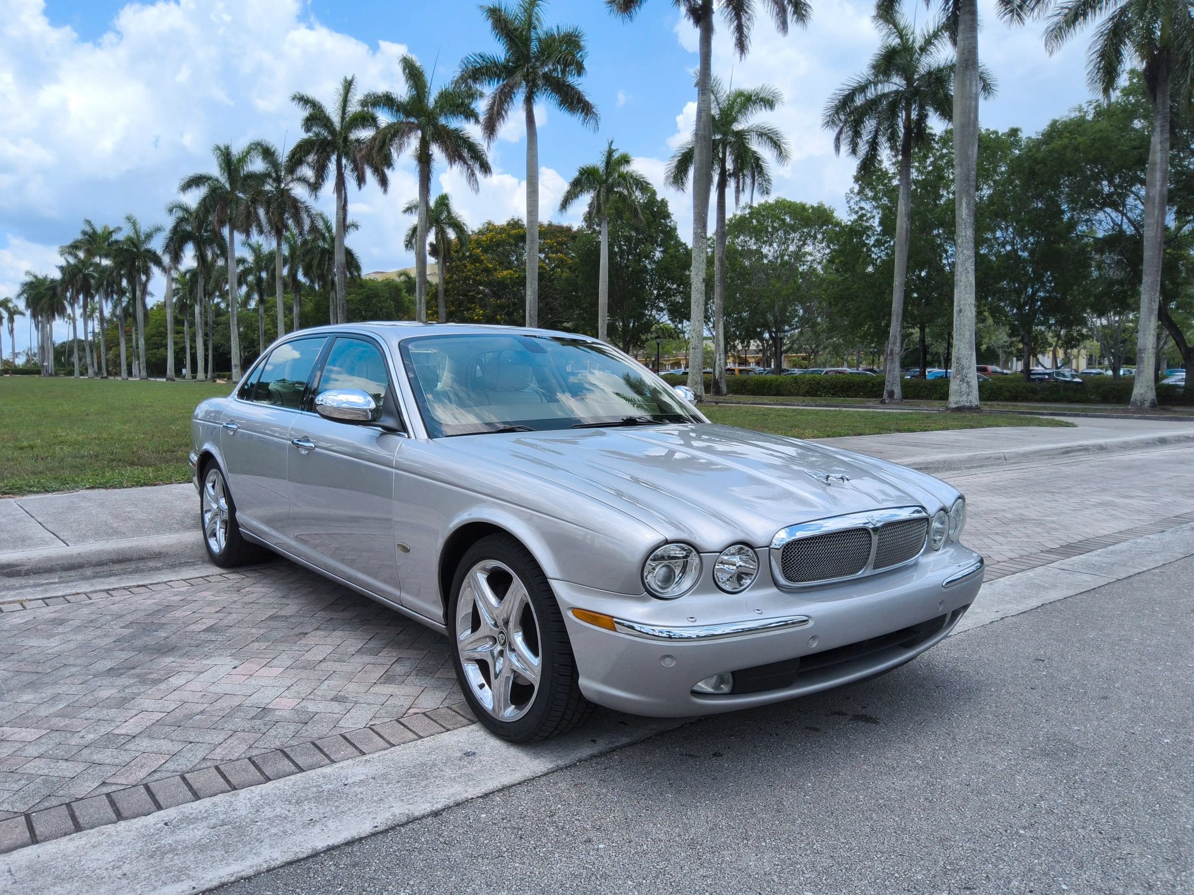 Used 2006 Jaguar XJ Vanden Plas for Sale Near Me - Autotrader