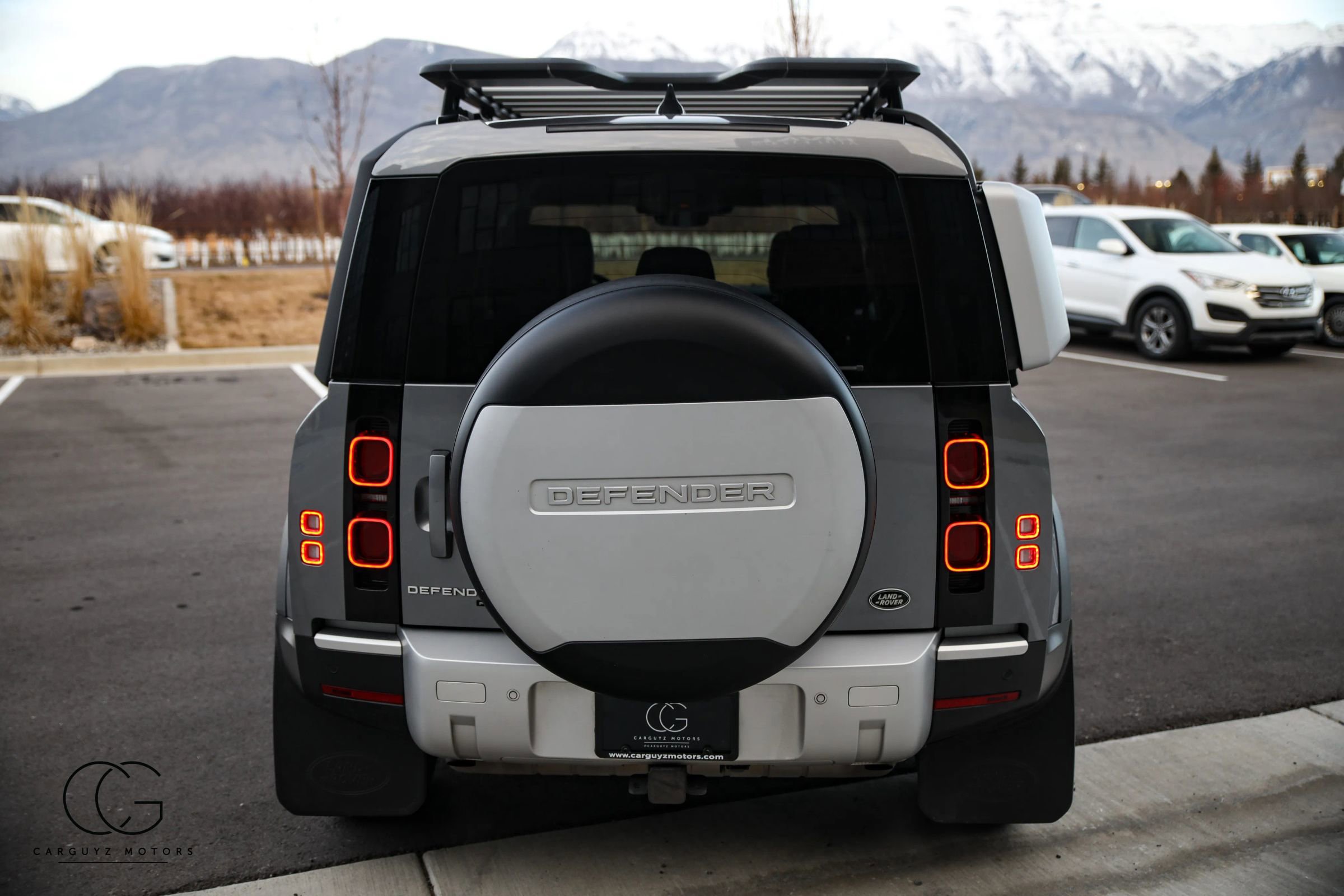 2022 Land Rover Defender 110 SE