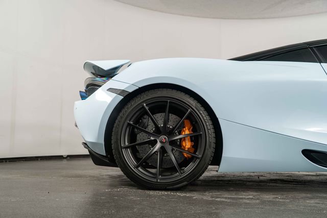 Used 2018 McLaren 720S Performance photo 10