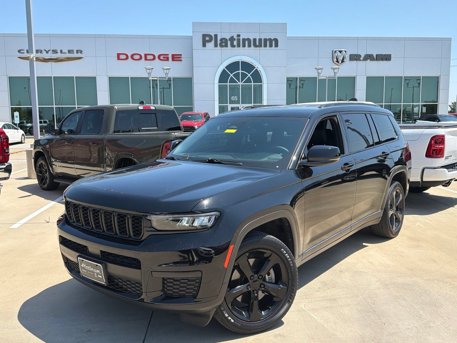 Used 2023 Jeep Grand Cherokee L Laredo