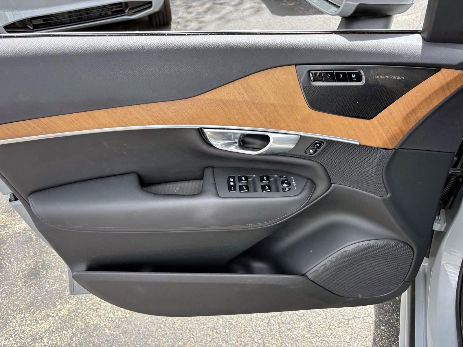 2024 Volvo Xc90 B6 Plus