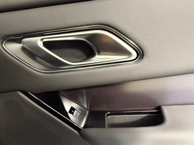 2026 Land Rover Range Rover Velar Dynamic SE