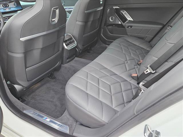 2025 BMW 760i xDrive