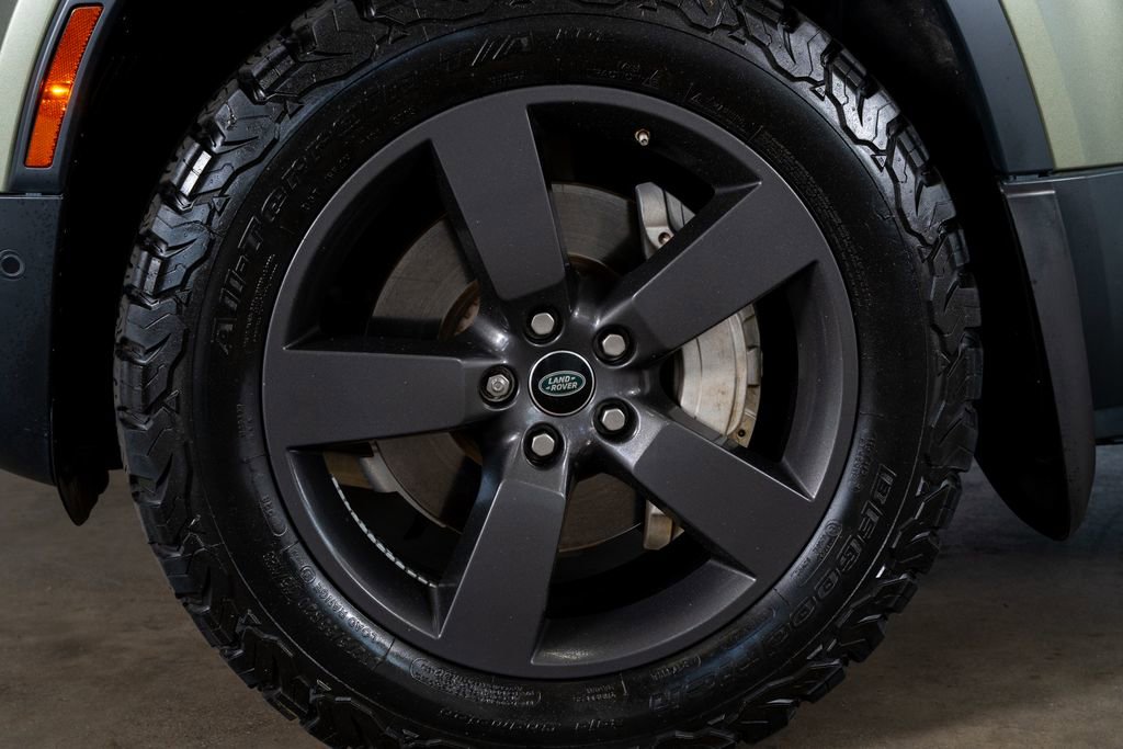 2020 Land Rover Defender 110 SE