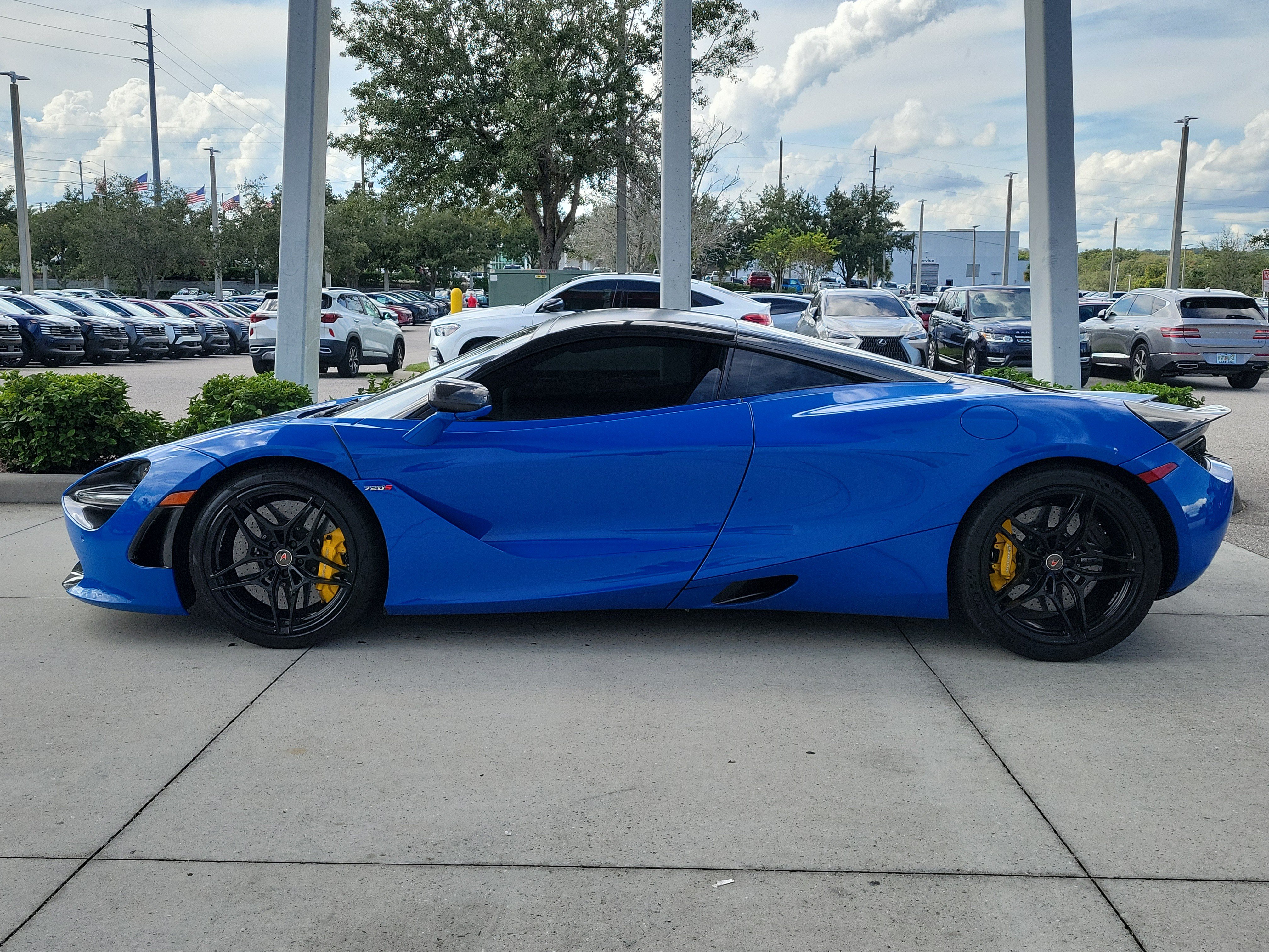 Used 2018 McLaren 720S Luxury photo 2