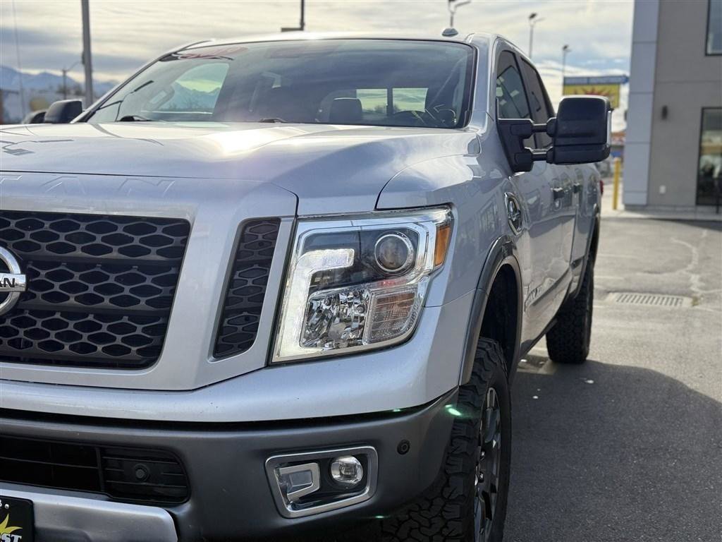 2019 Nissan Titan PRO-4X