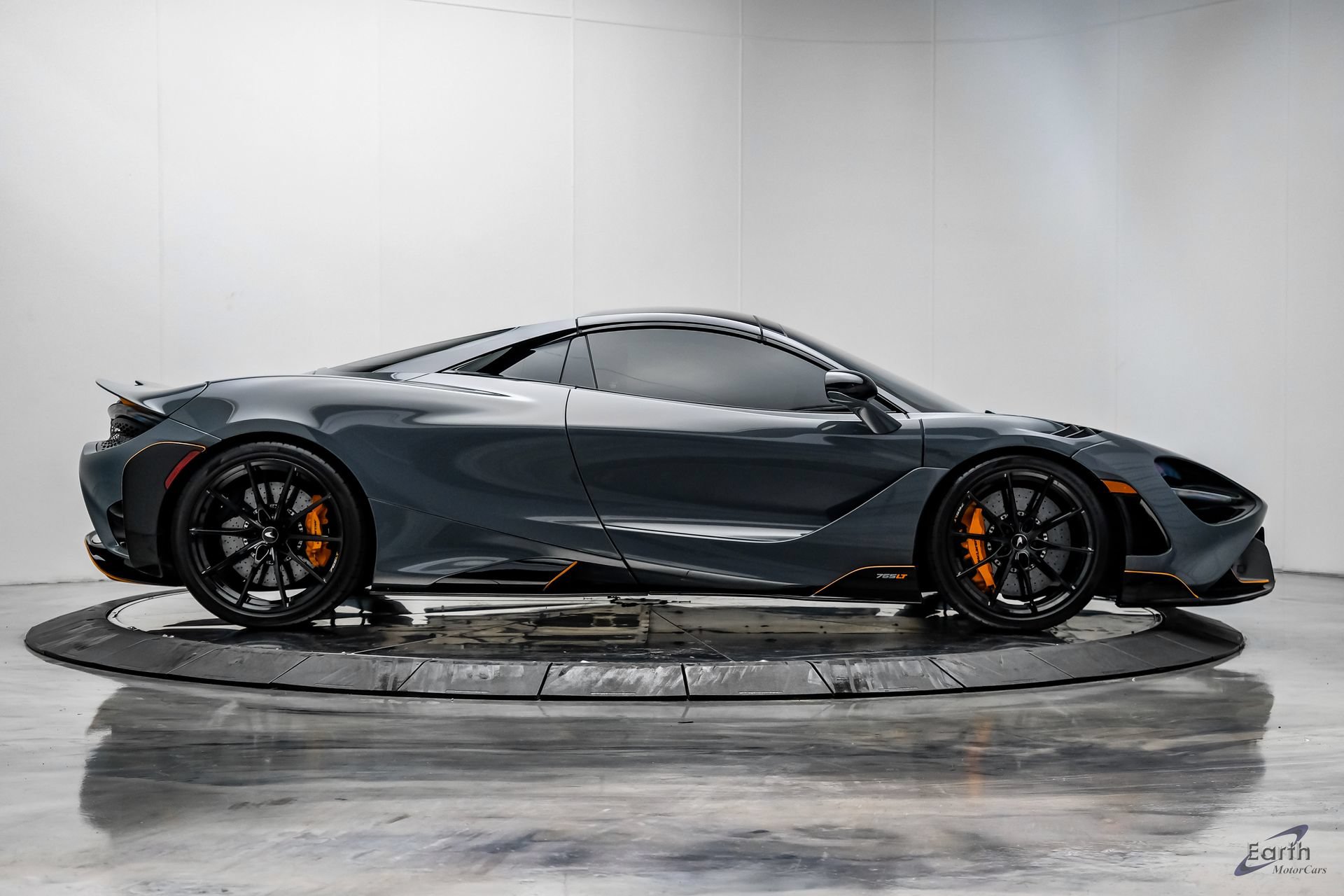 Used 2022 McLaren 765LT photo 29