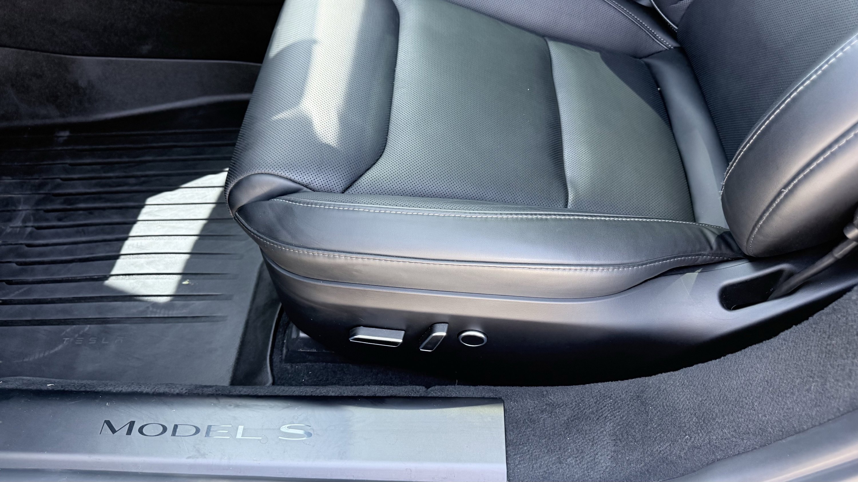 2022 Tesla Model S Plaid