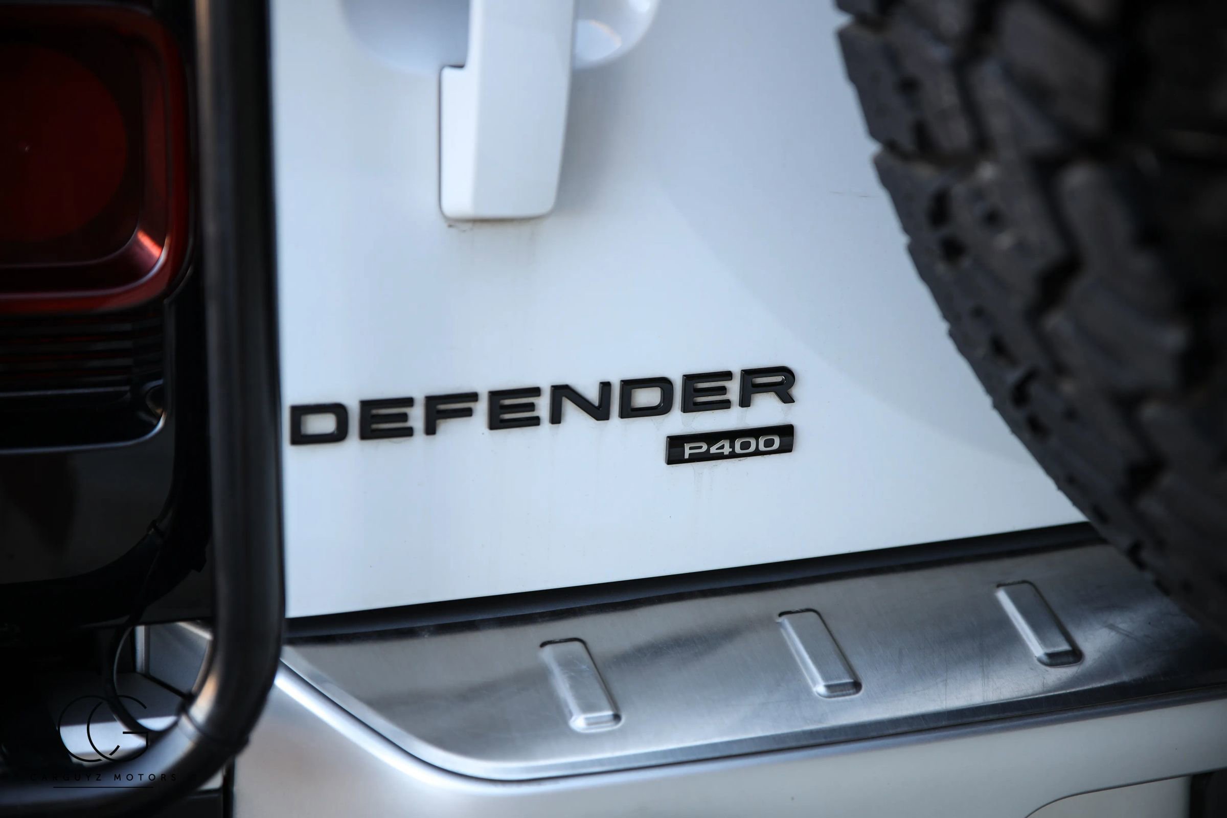 2021 Land Rover Defender 110 SE