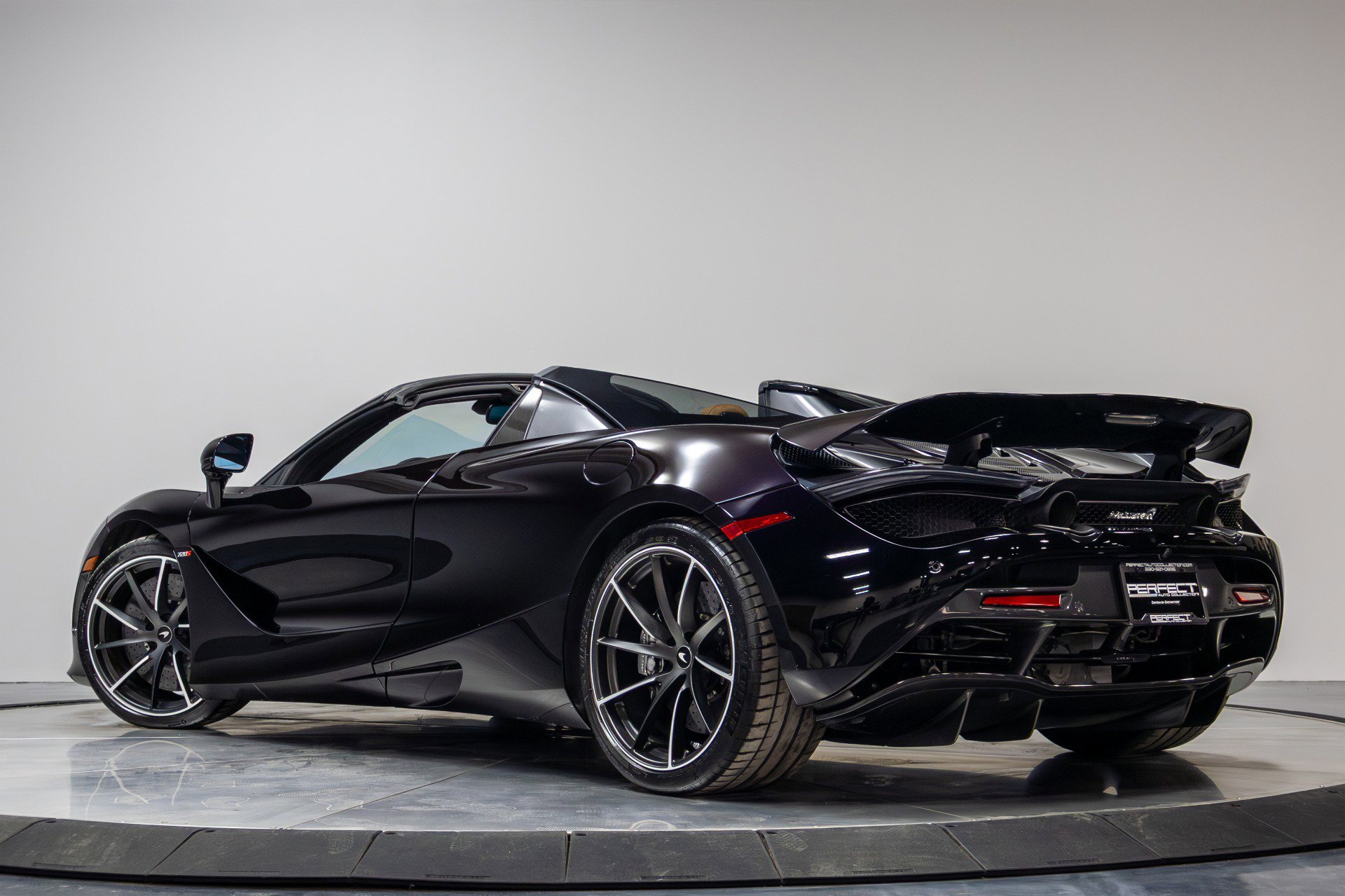 Used 2019 McLaren 720S Luxury photo 46