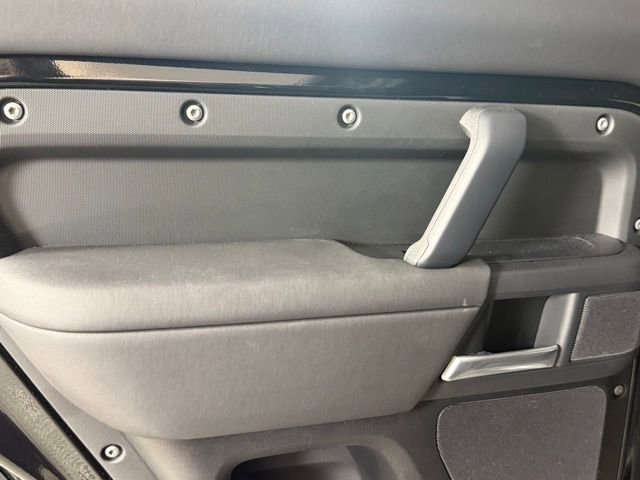 2025 Land Rover Defender 110 S