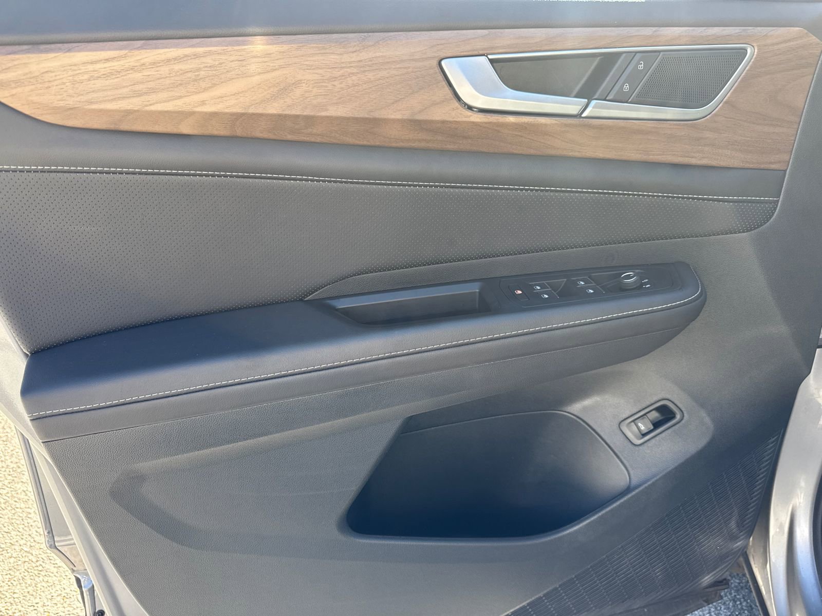 2025 Volkswagen Atlas SE