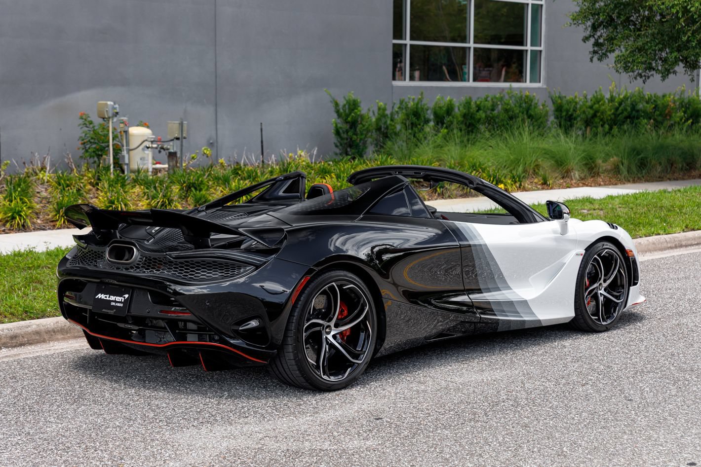Used 2024 McLaren 750S Spider photo 10